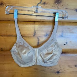 NWOT Warners Bra 34 C with Underwire